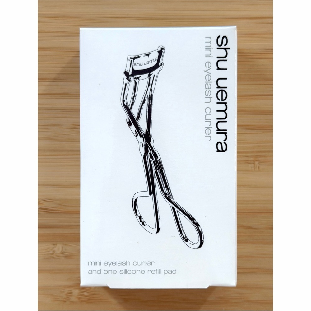 Shu Uemura Mini Eyelash Curler in Silver and White